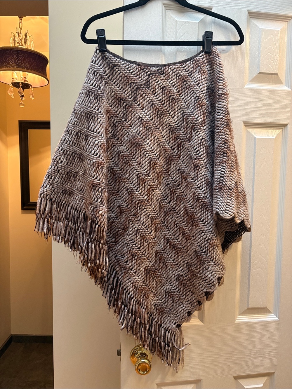 Missoni Poncho One size Taupe Cream Chevron Fringe Scalloping wool blend